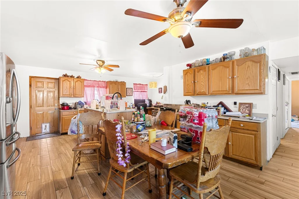 5225 Saratoga, Las Vegas, NV 89120