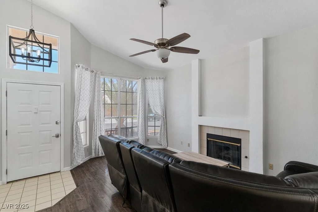 5621 Desert Creek, Las Vegas, NV 89149
