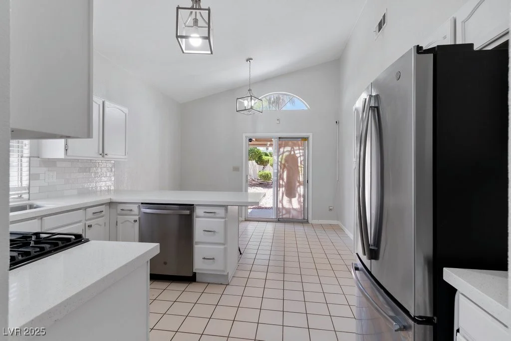 5621 Desert Creek, Las Vegas, NV 89149