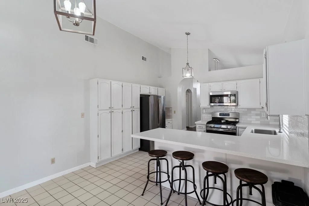 5621 Desert Creek, Las Vegas, NV 89149