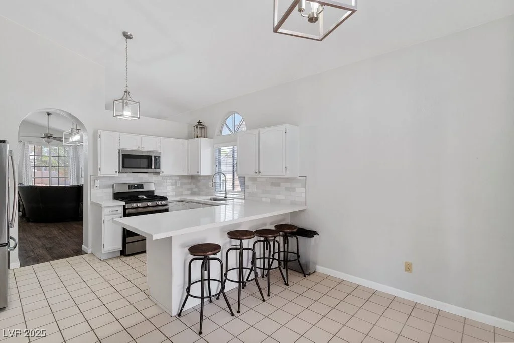 5621 Desert Creek, Las Vegas, NV 89149