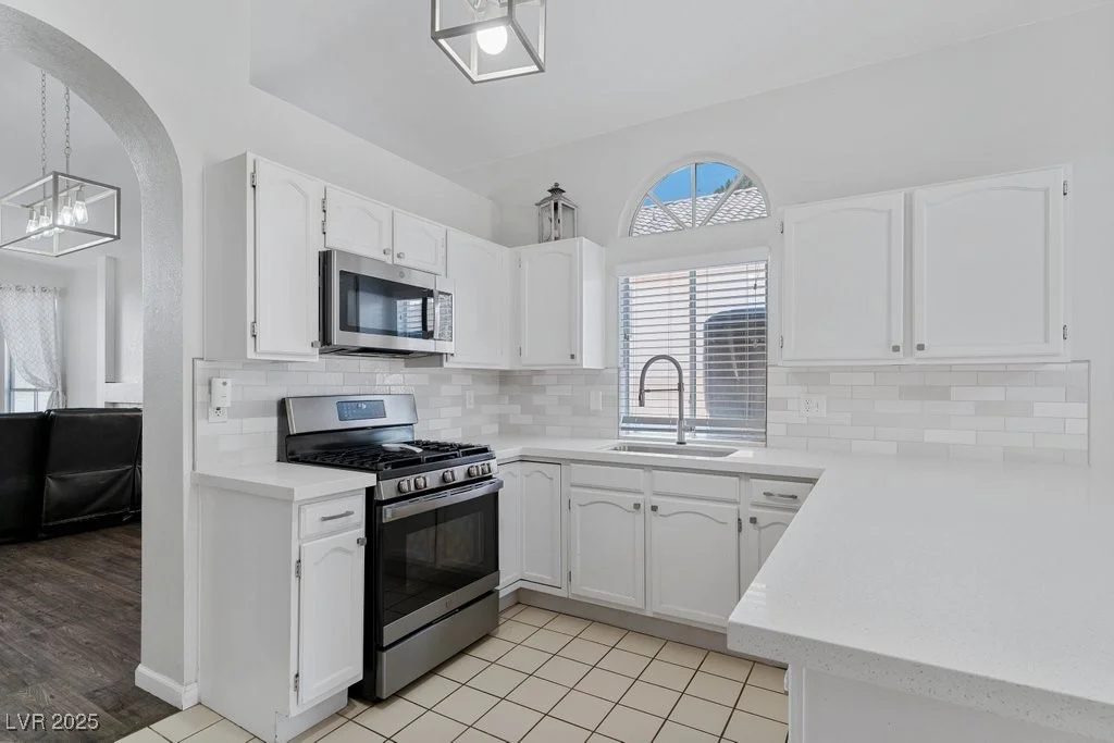 5621 Desert Creek, Las Vegas, NV 89149