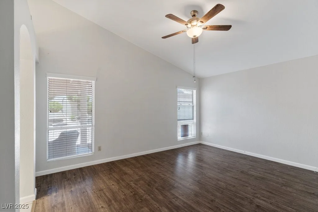 5621 Desert Creek, Las Vegas, NV 89149