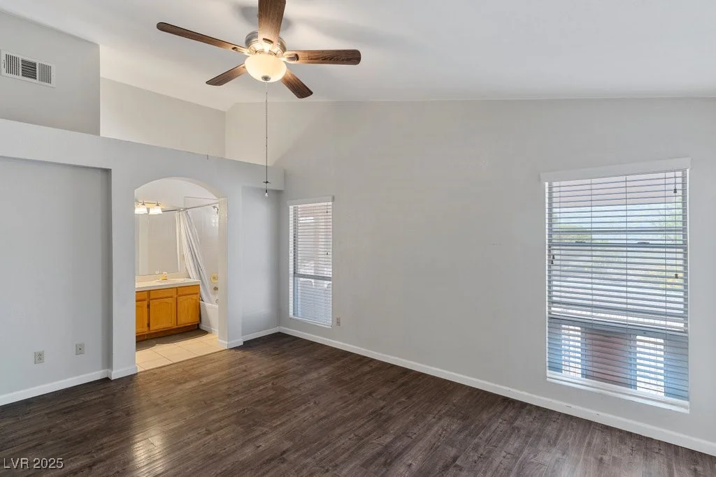 5621 Desert Creek, Las Vegas, NV 89149