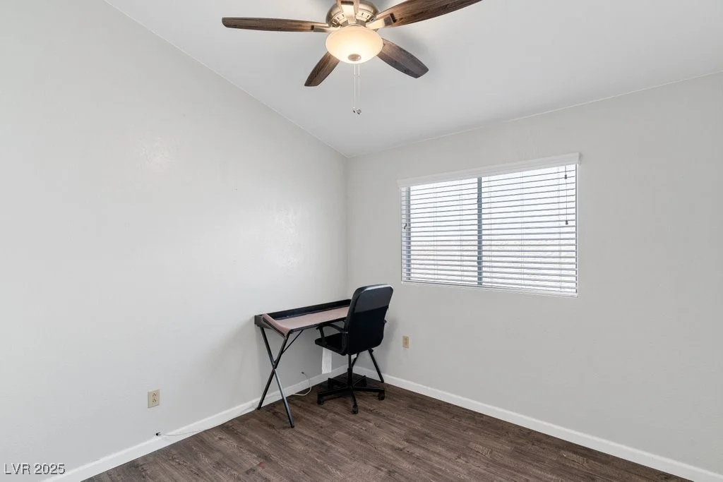 5621 Desert Creek, Las Vegas, NV 89149