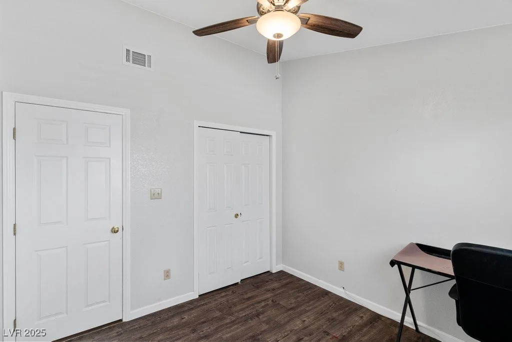 5621 Desert Creek, Las Vegas, NV 89149