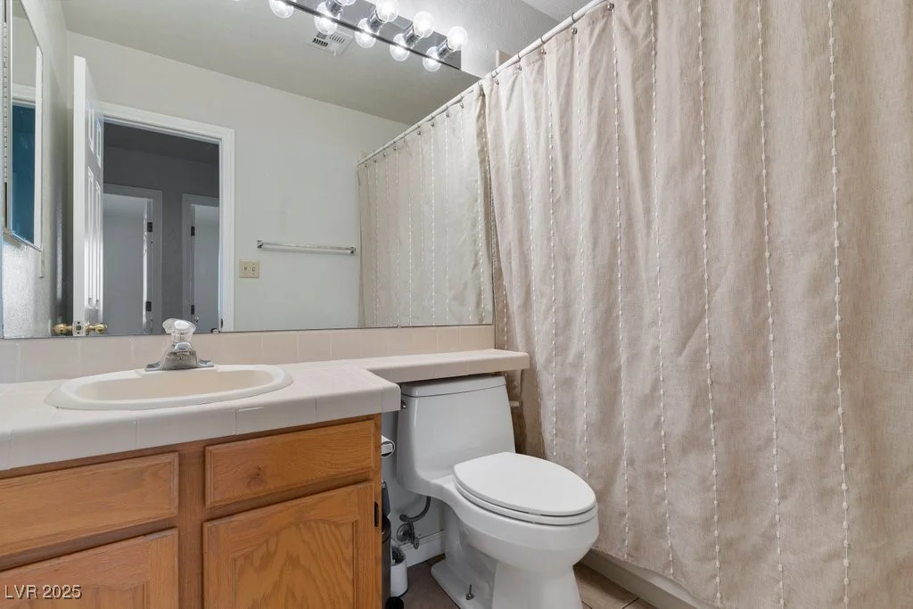 5621 Desert Creek, Las Vegas, NV 89149