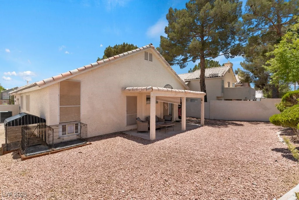 5621 Desert Creek, Las Vegas, NV 89149