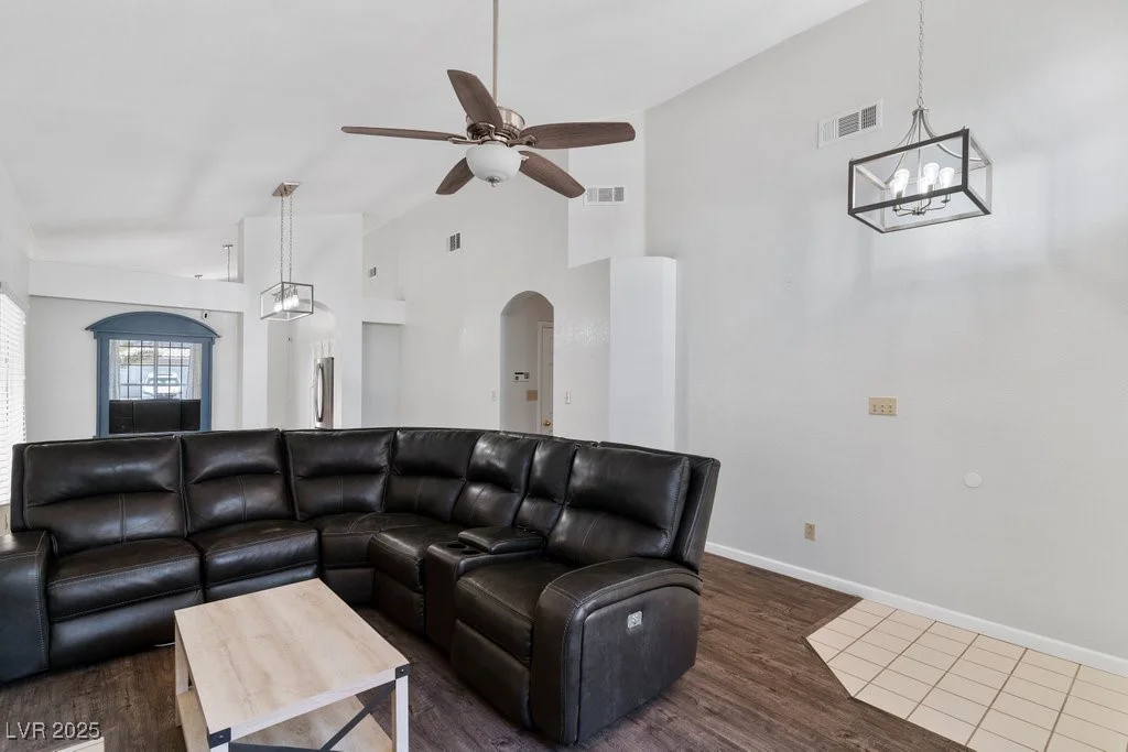 5621 Desert Creek, Las Vegas, NV 89149