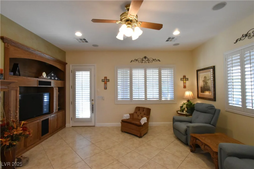 7325 Rustic Crest, Las Vegas, NV 89149