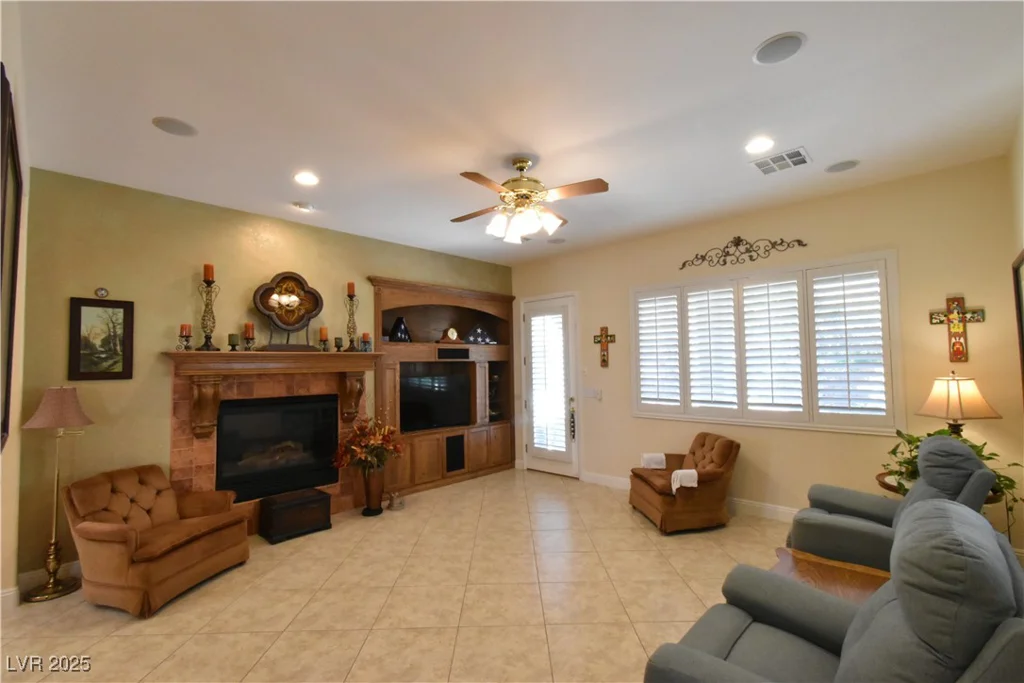 7325 Rustic Crest, Las Vegas, NV 89149