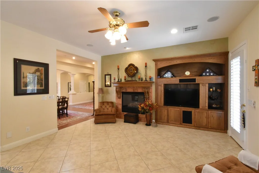 7325 Rustic Crest, Las Vegas, NV 89149