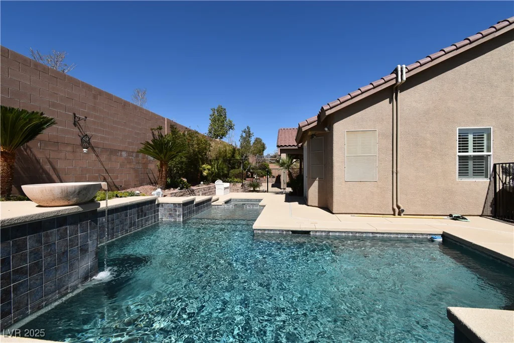 7325 Rustic Crest, Las Vegas, NV 89149