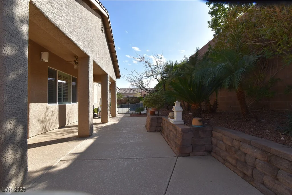 7325 Rustic Crest, Las Vegas, NV 89149