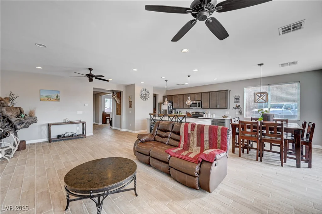 4045 River Heights, Logandale, NV 89021