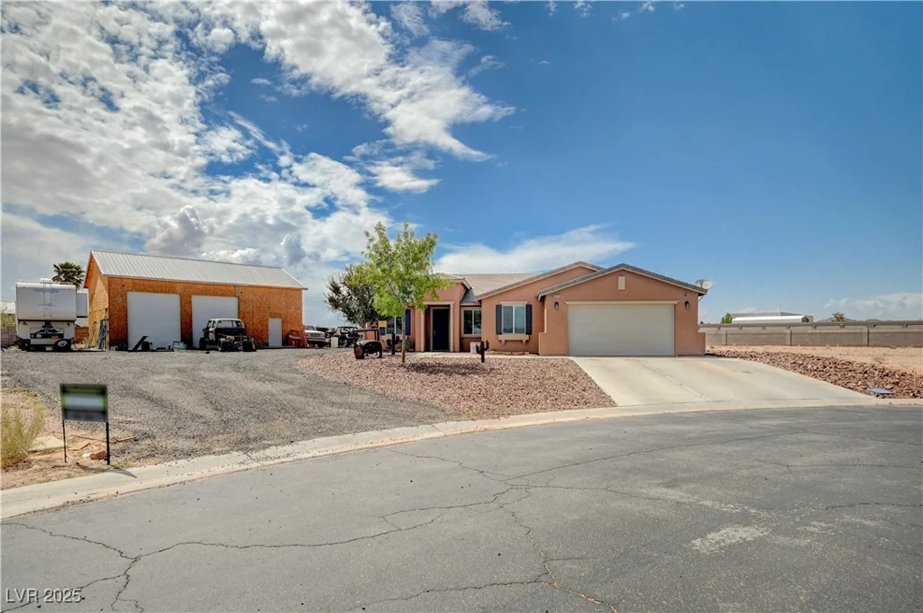 4045 River Heights, Logandale, NV 89021