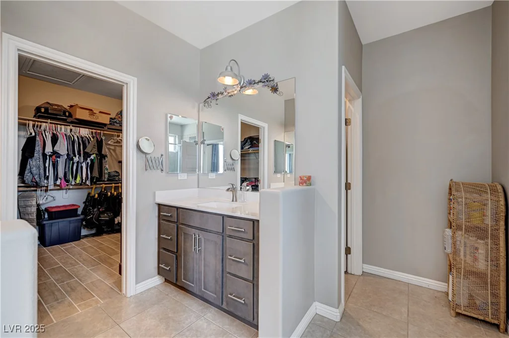 4045 River Heights, Logandale, NV 89021