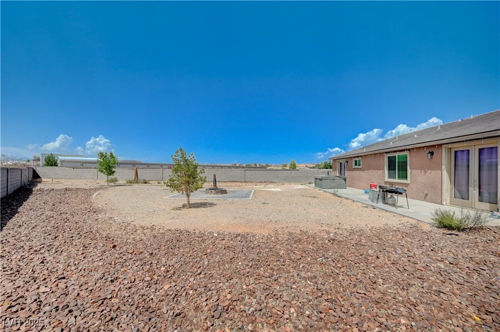 4045 River Heights, Logandale, NV 89021