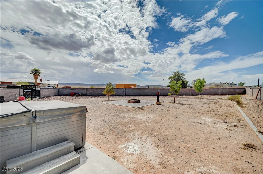 4045 River Heights, Logandale, NV 89021