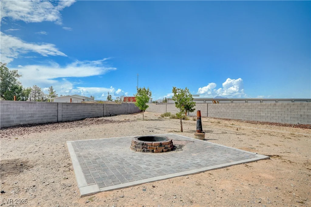 4045 River Heights, Logandale, NV 89021