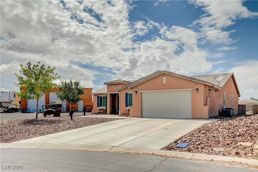 4045 River Heights, Logandale, NV 89021