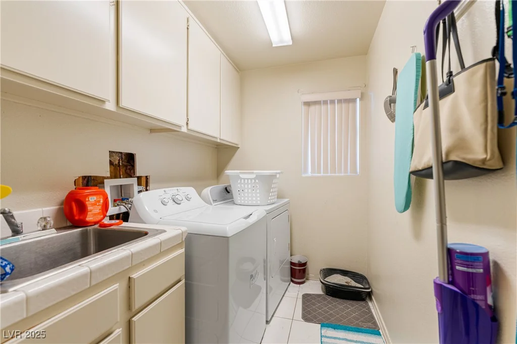 305 Salinas, Henderson, NV 89014