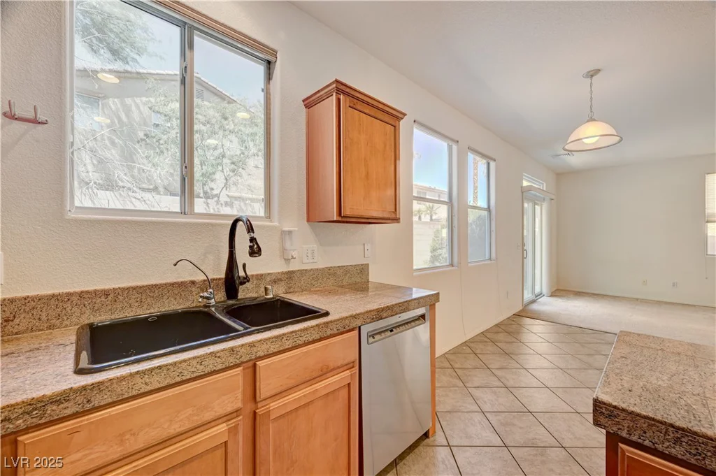 10755 Manchester Park, Las Vegas, NV 89141