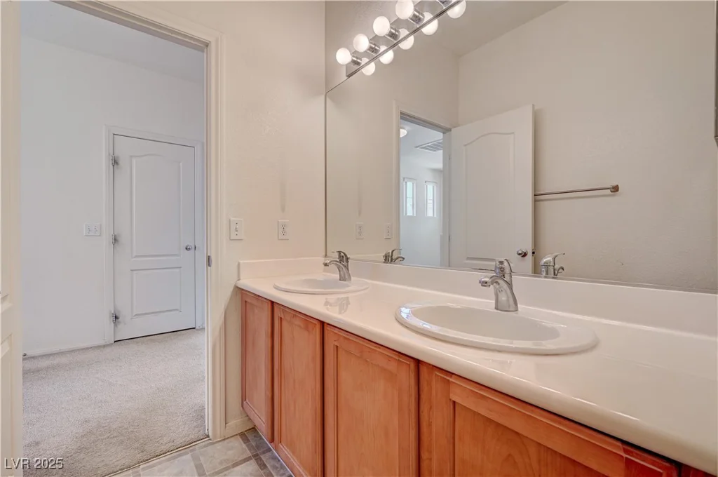 10755 Manchester Park, Las Vegas, NV 89141