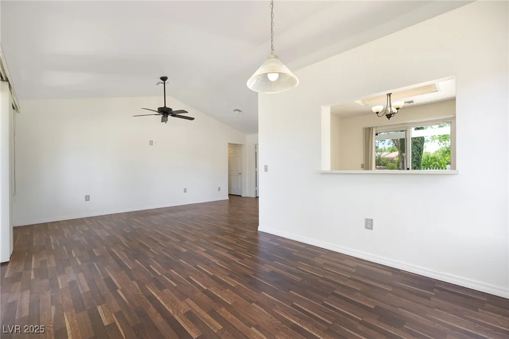 8560 Desert Holly, Las Vegas, NV 89134