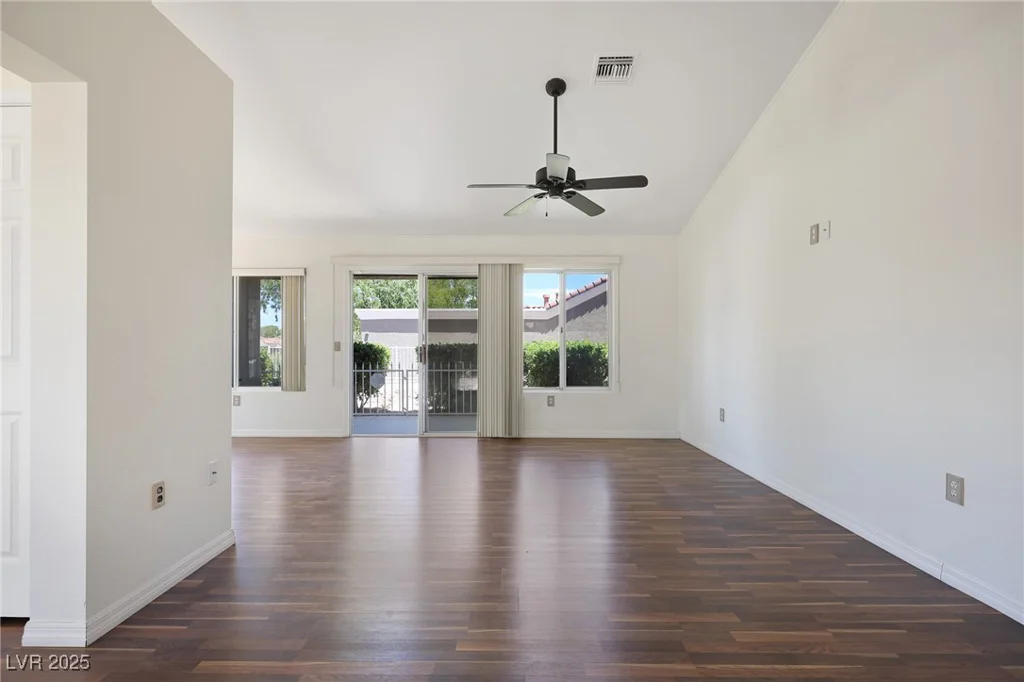 8560 Desert Holly, Las Vegas, NV 89134