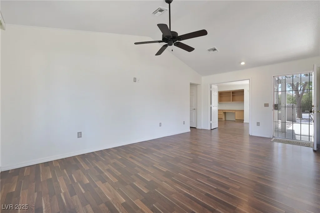 8560 Desert Holly, Las Vegas, NV 89134