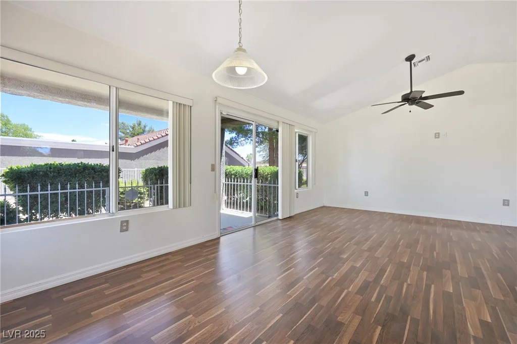 8560 Desert Holly, Las Vegas, NV 89134