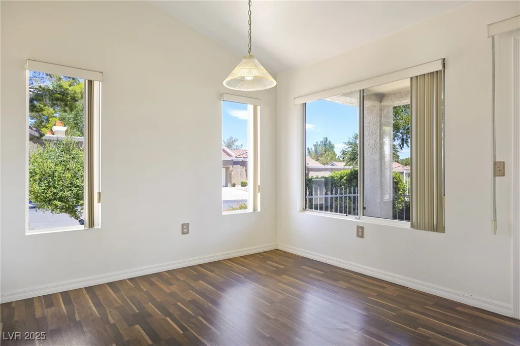 8560 Desert Holly, Las Vegas, NV 89134