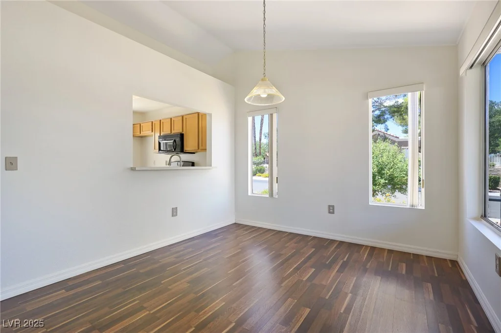 8560 Desert Holly, Las Vegas, NV 89134