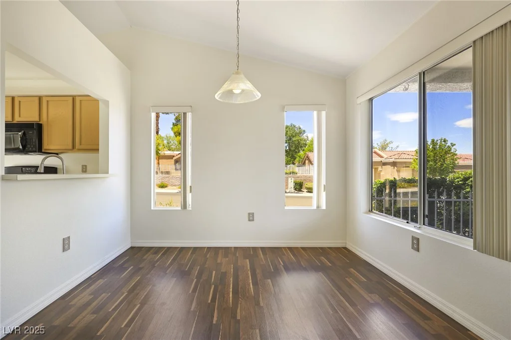 8560 Desert Holly, Las Vegas, NV 89134