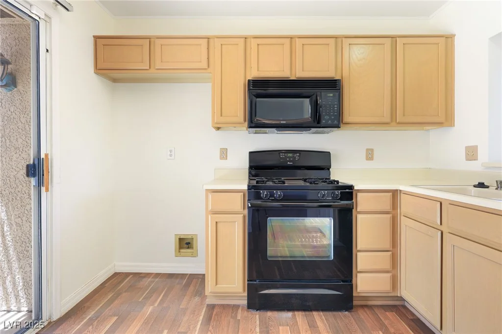8560 Desert Holly, Las Vegas, NV 89134