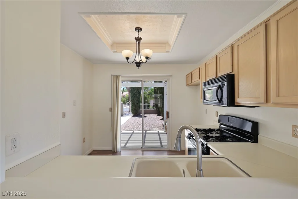 8560 Desert Holly, Las Vegas, NV 89134