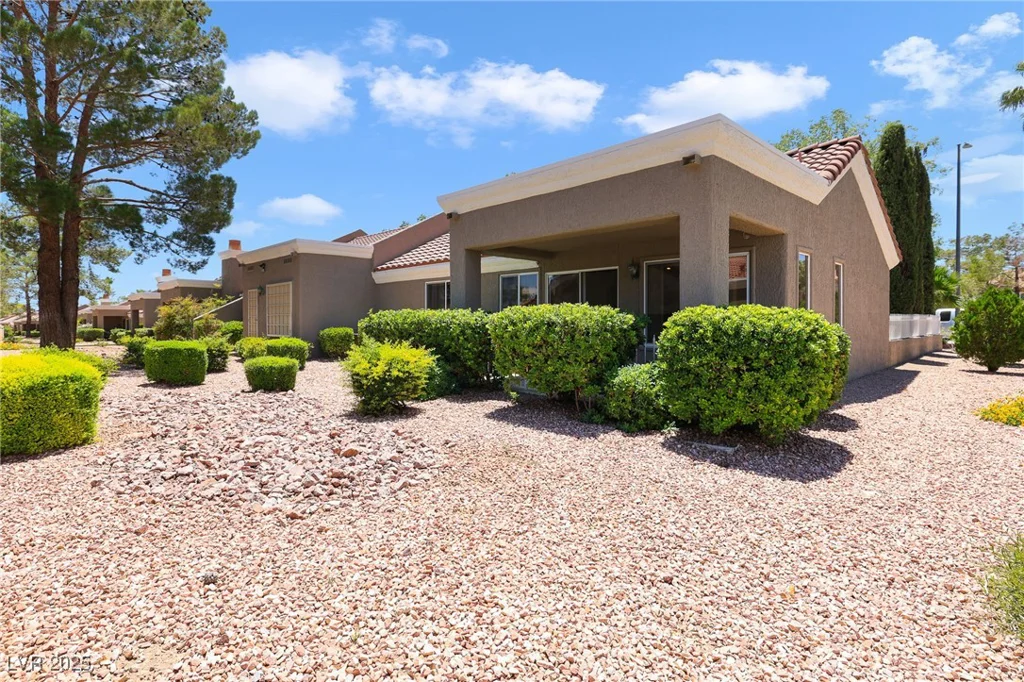 8560 Desert Holly, Las Vegas, NV 89134