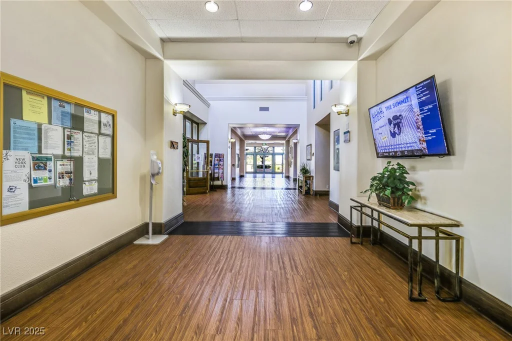 8560 Desert Holly, Las Vegas, NV 89134