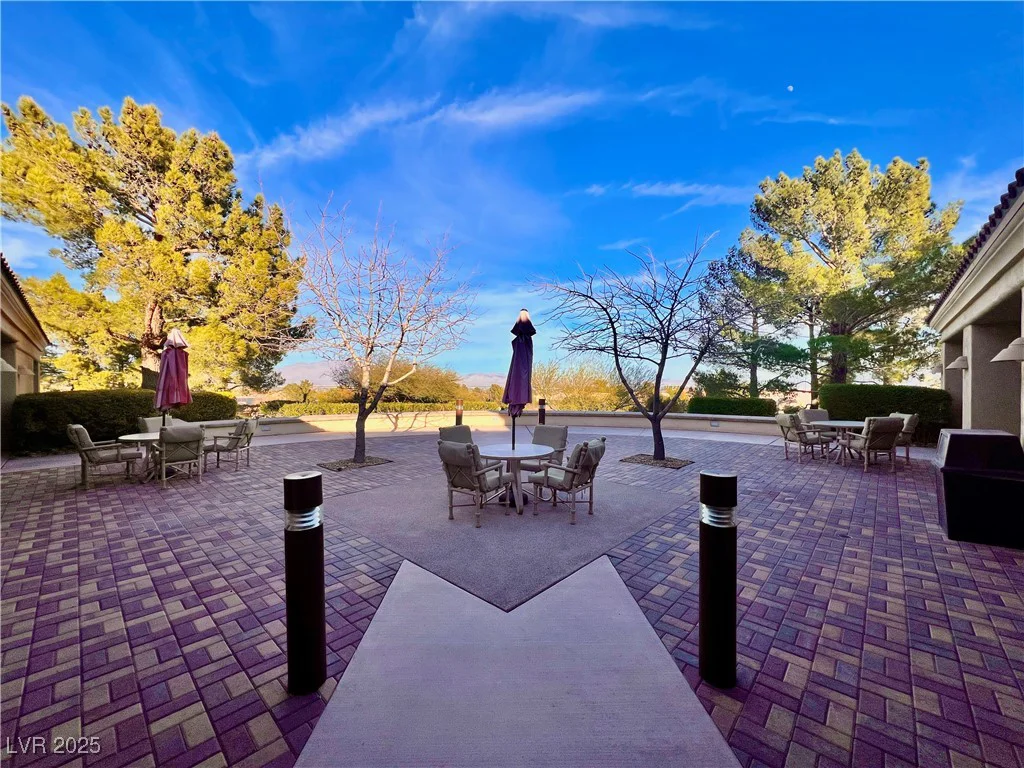 8560 Desert Holly, Las Vegas, NV 89134