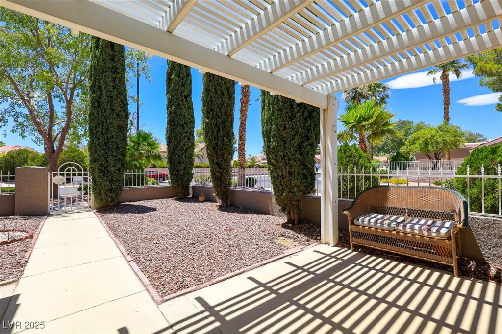 8560 Desert Holly, Las Vegas, NV 89134