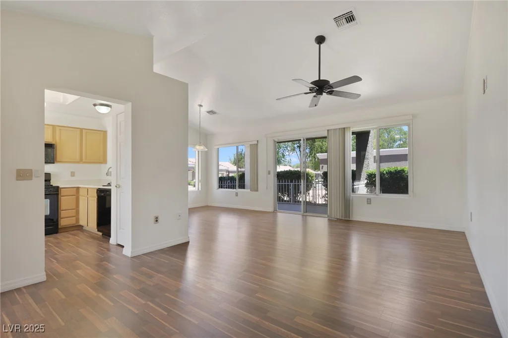 8560 Desert Holly, Las Vegas, NV 89134