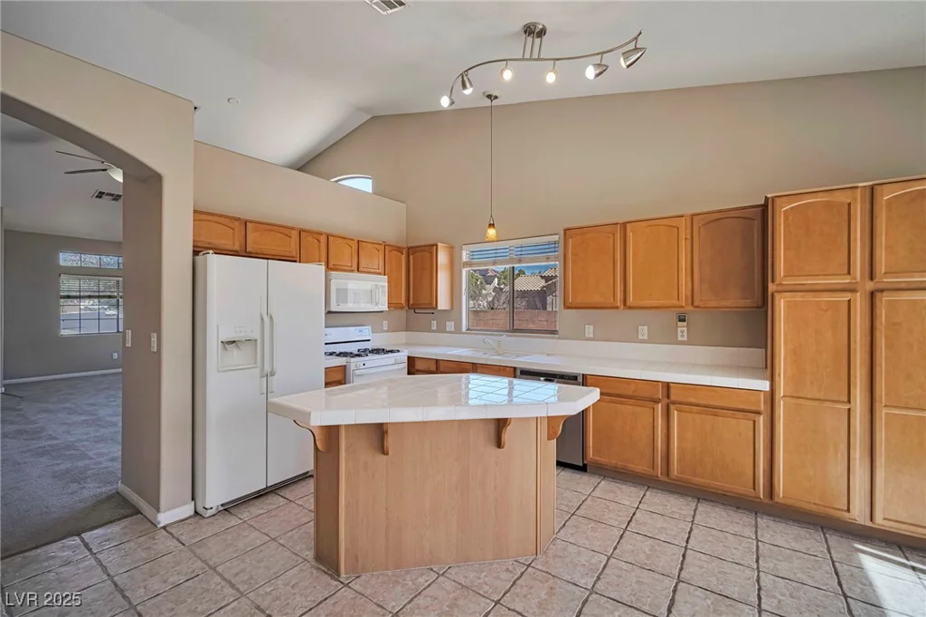 9010 Emery Lake, Las Vegas, NV 89123