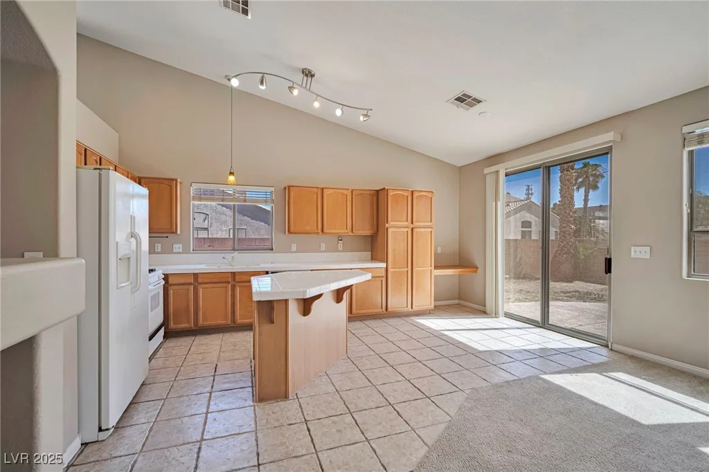 9010 Emery Lake, Las Vegas, NV 89123