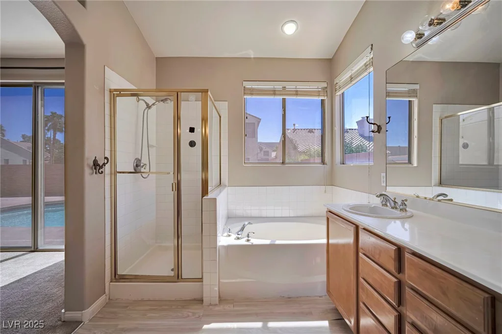 9010 Emery Lake, Las Vegas, NV 89123