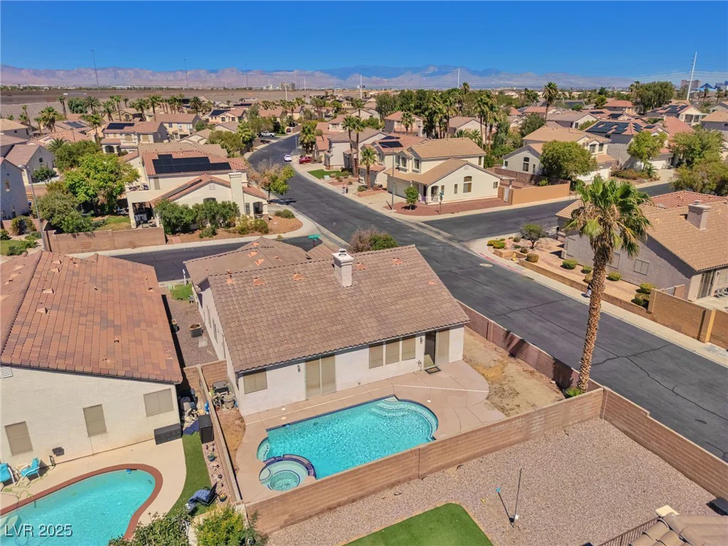 9010 Emery Lake, Las Vegas, NV 89123