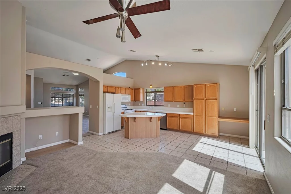 9010 Emery Lake, Las Vegas, NV 89123