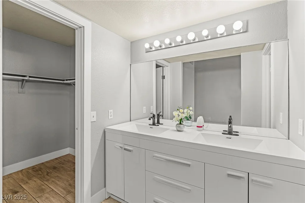 5616 Royal Castle, Las Vegas, NV 89130
