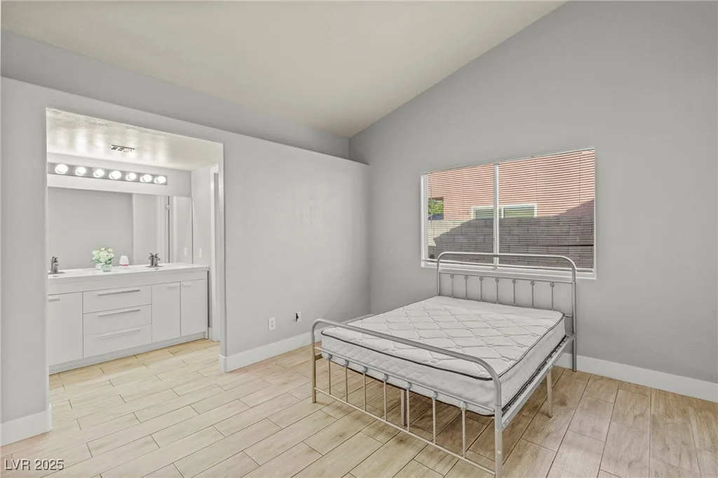5616 Royal Castle, Las Vegas, NV 89130