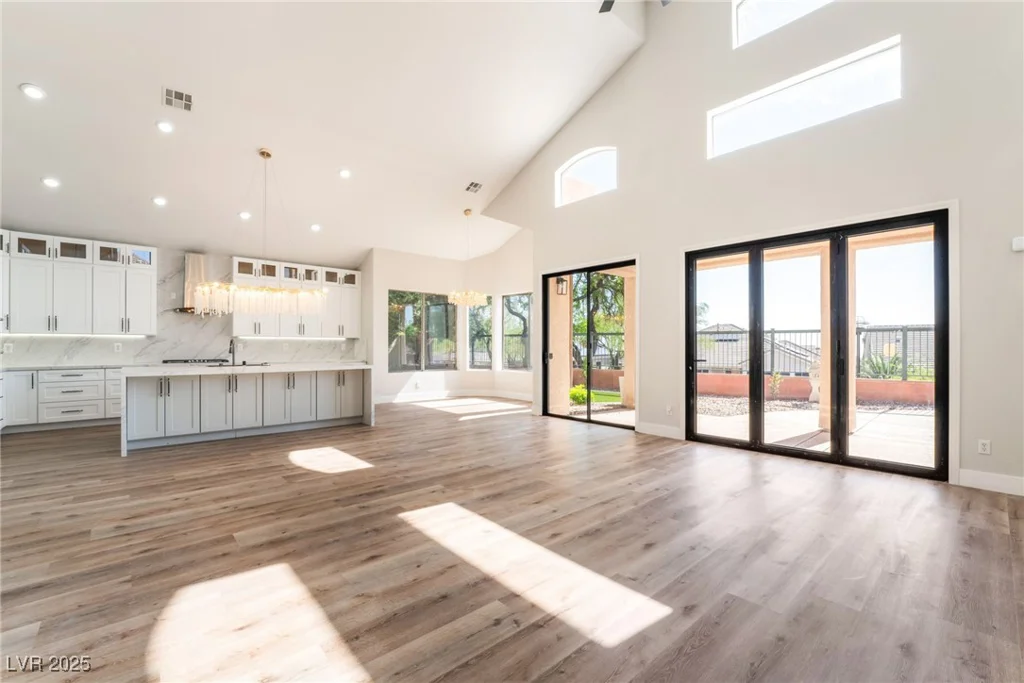 1016 Eaglewood, Las Vegas, NV 89144